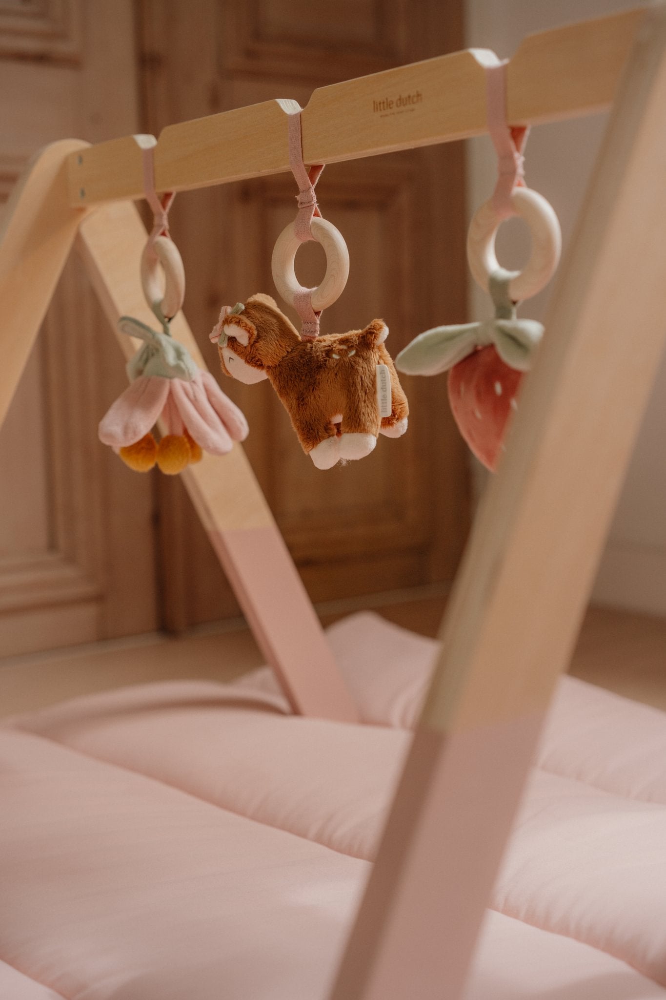 BINYI Arche Portique Deveil Eveil Bebe Bois Arche de Jeux Bébé Jouet Poussette 4 Pièces Jouet BINYI Arche Portique Deveil Eveil Bebe Bois Arche de Jeux Bébé Jouet Poussette 4 Pièces Jouet