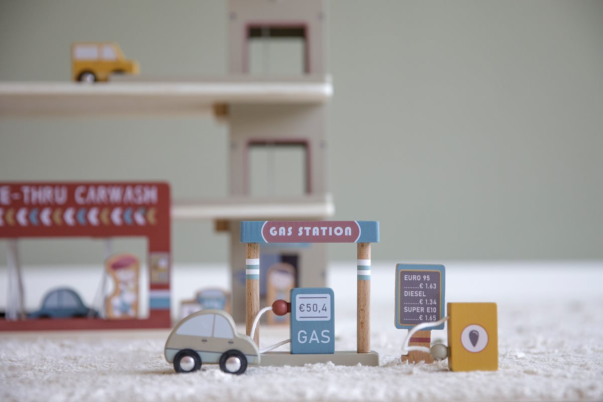 Train track expansion - garage  Train track expansion - garage