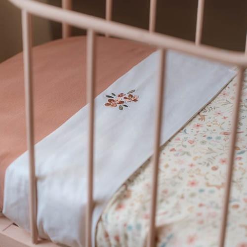 Junior fitted sheet - Pink - Size Junior - Essentials Junior fitted sheet - Pink - Size Junior - Essentials