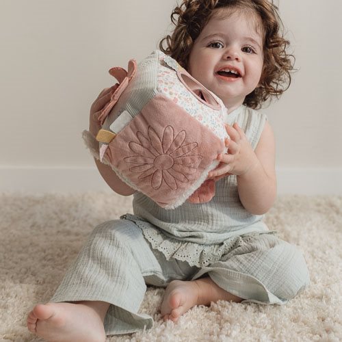 nijntje activiteitenkubus - Roze - Lucky Blossom nijntje-activiteitenkubus-lucky-blossom