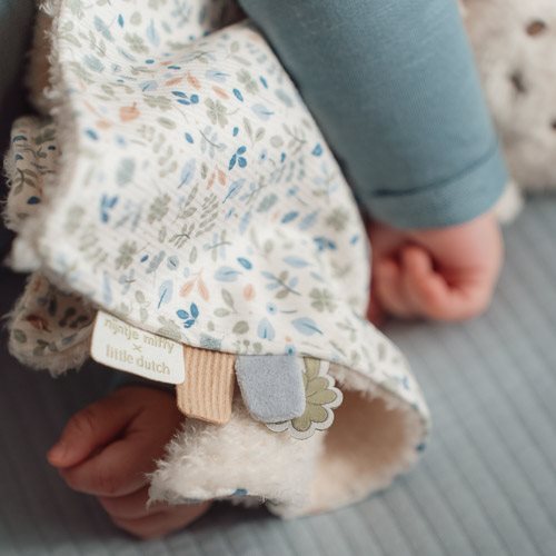 nijntje-knuffeldoekje-lucky-leaves nijntje-knuffeldoekje-lucky-leaves