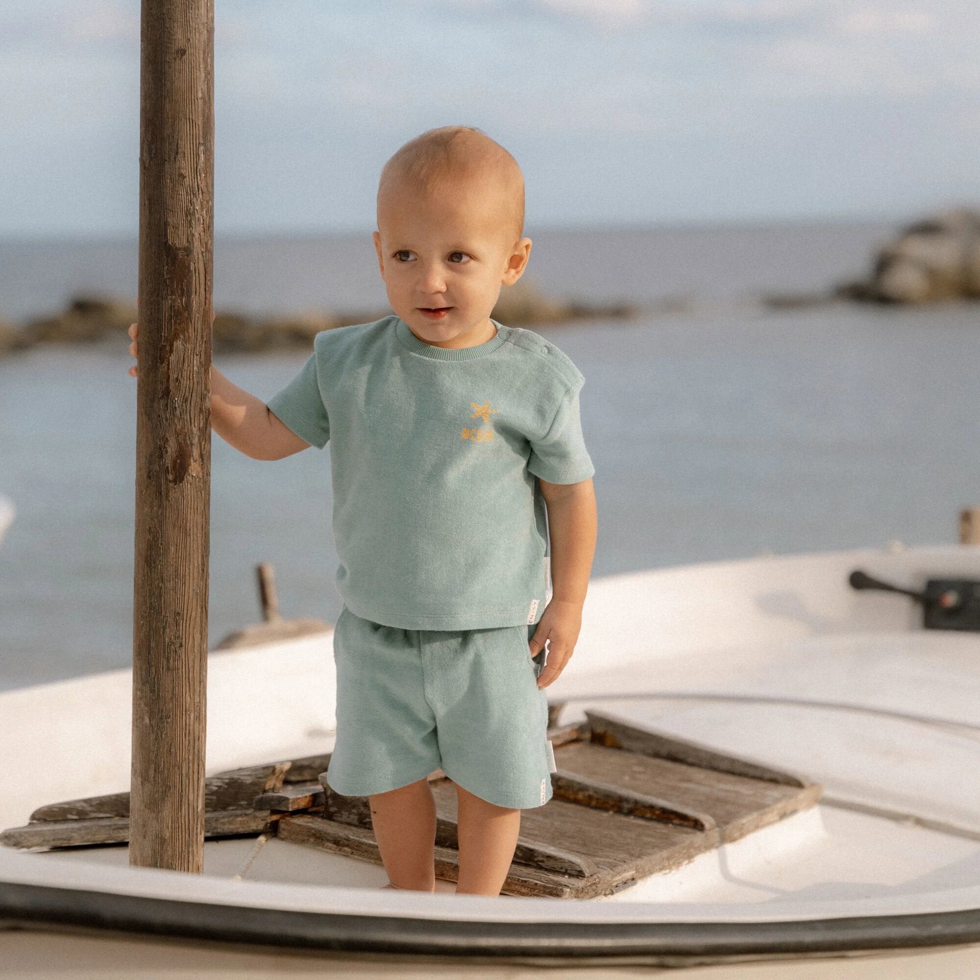 t-shirt-en-short-groen-seashells-and-stripes t-shirt-en-short-groen-seashells-and-stripes