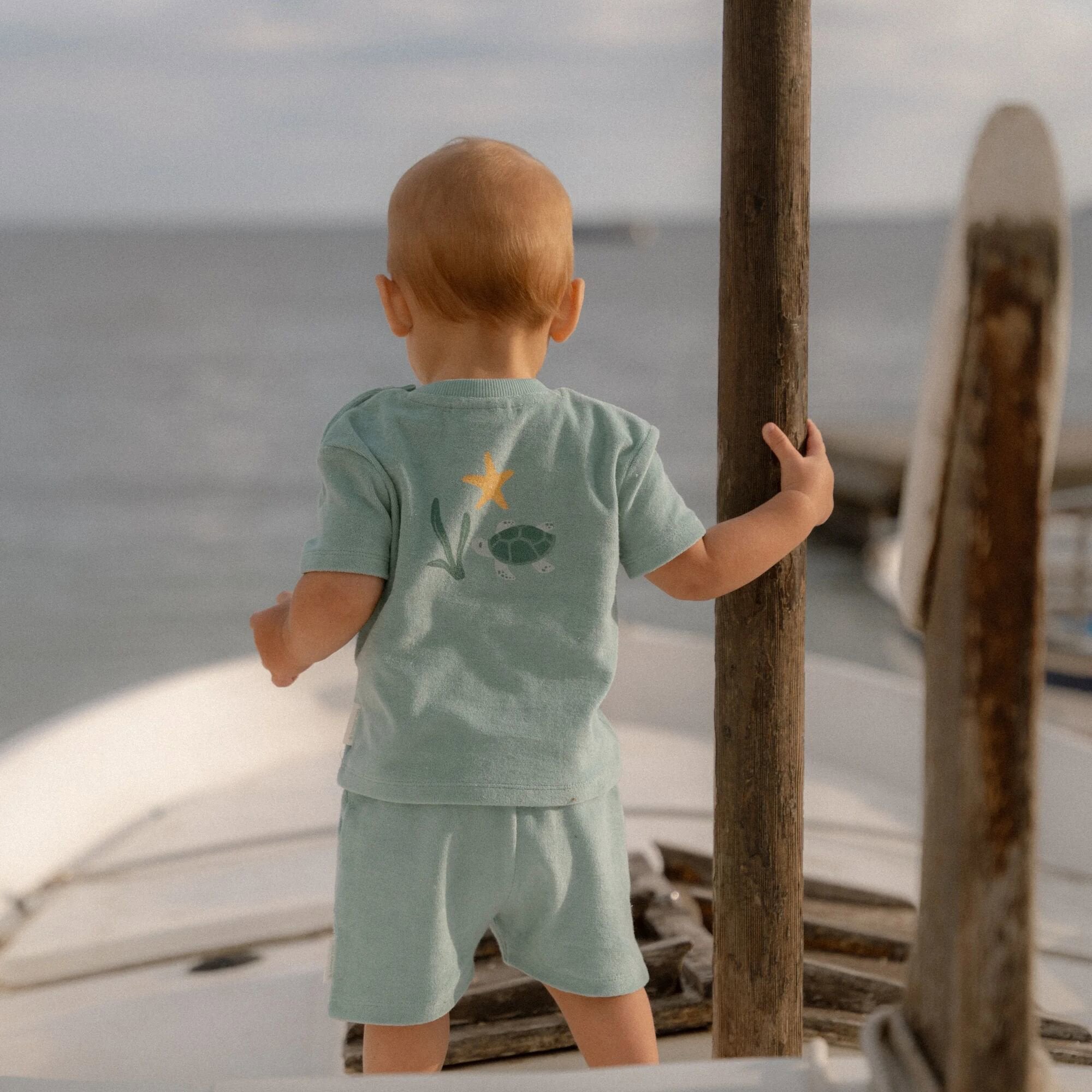 t-shirt-en-short-groen-seashells-and-stripes t-shirt-en-short-groen-seashells-and-stripes