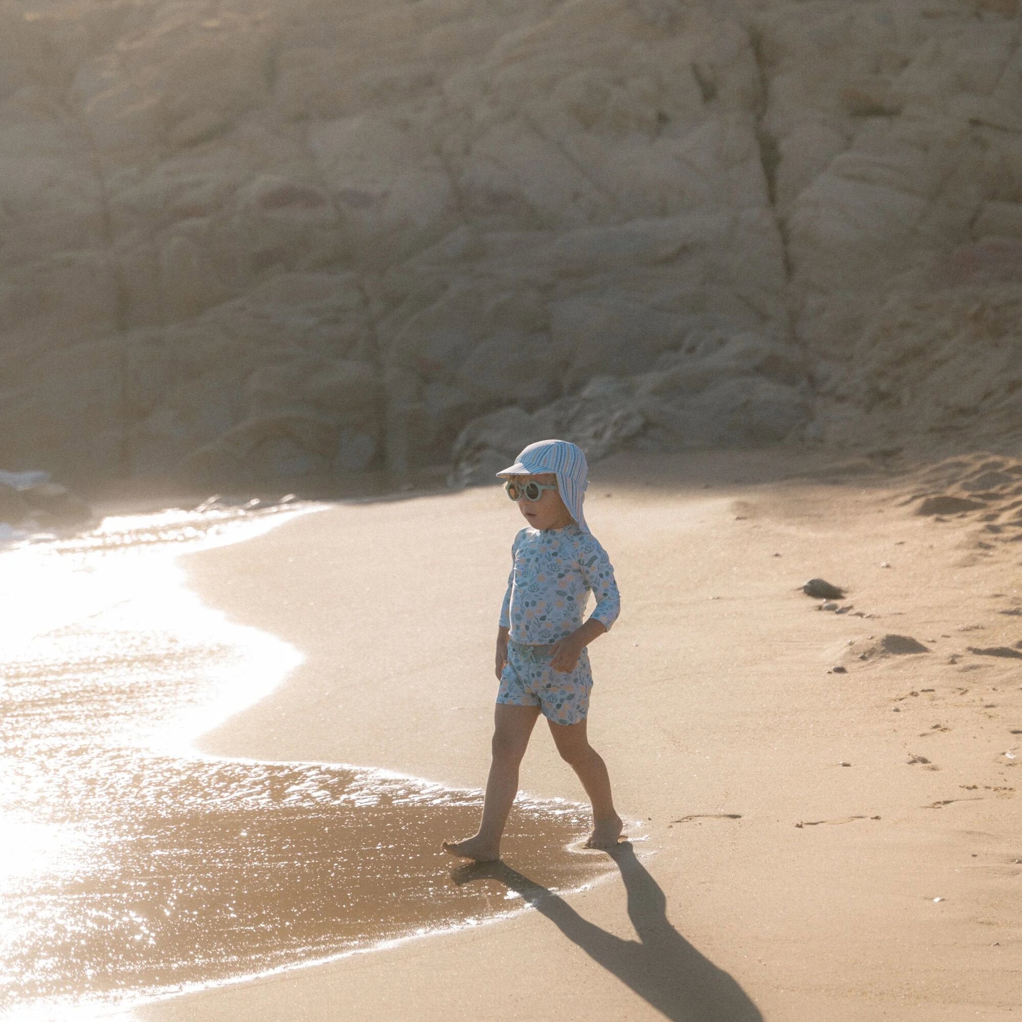 zwempet-meerkleurig-seashells-and-stripes-gestreept zwempet-meerkleurig-seashells-and-stripes-gestreept