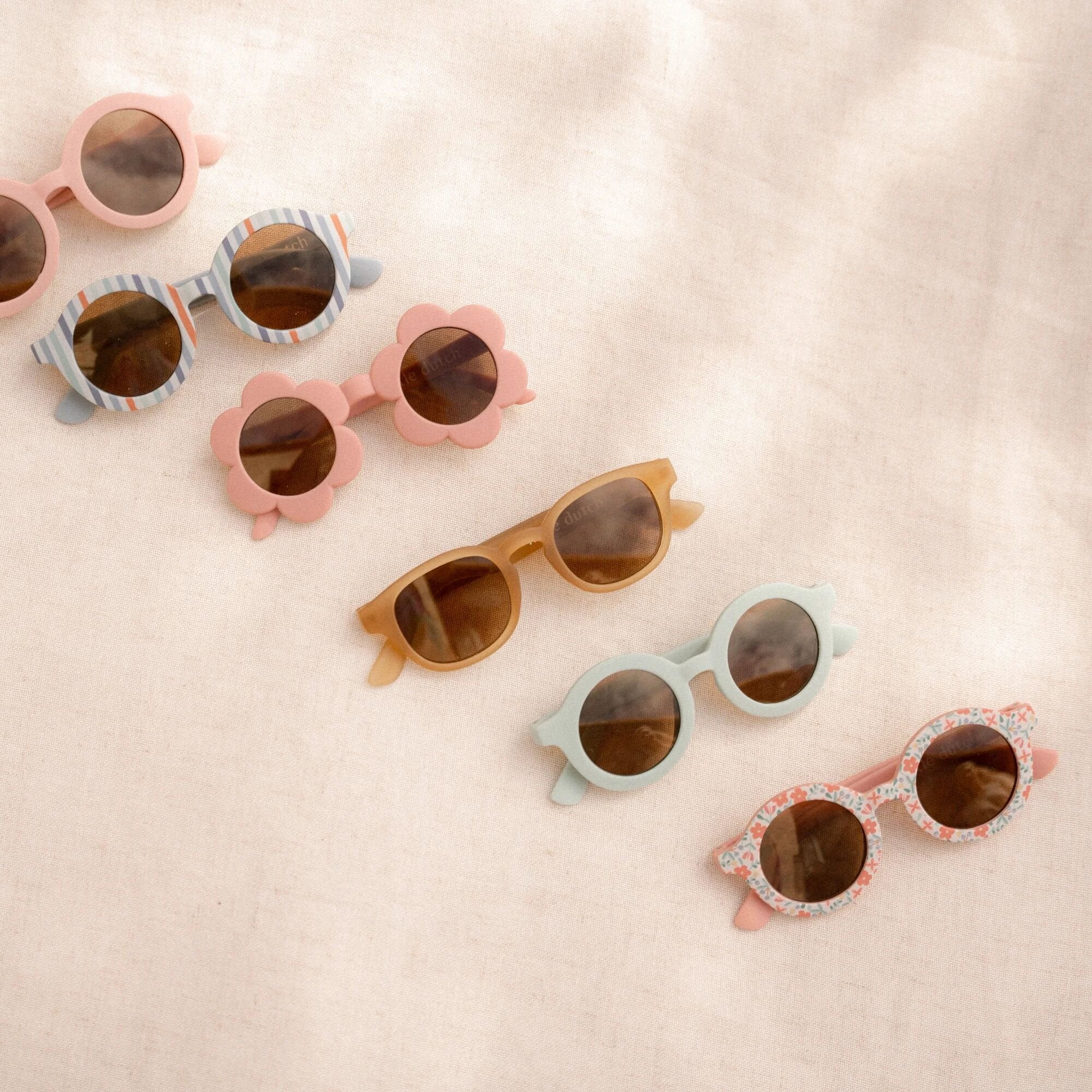 kinderzonnebril-almond-2 kinderzonnebril-almond-2
