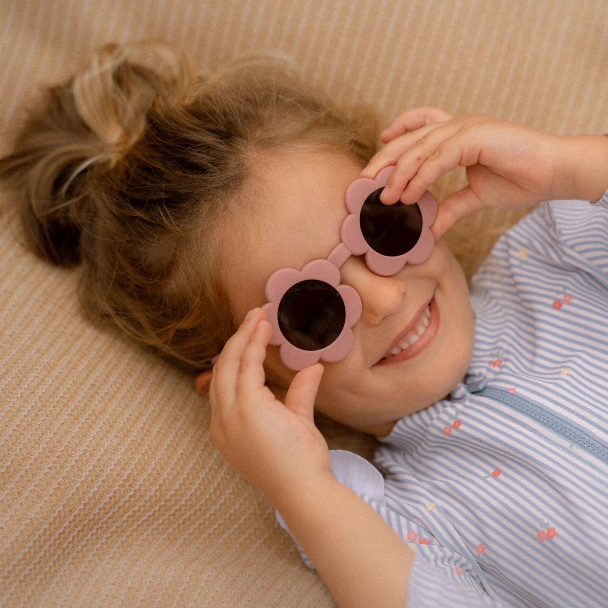 kinderzonnebril-bloem-roze kinderzonnebril-bloem-roze