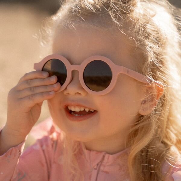 kinderzonnebril-rond-lichtroze kinderzonnebril-rond-lichtroze