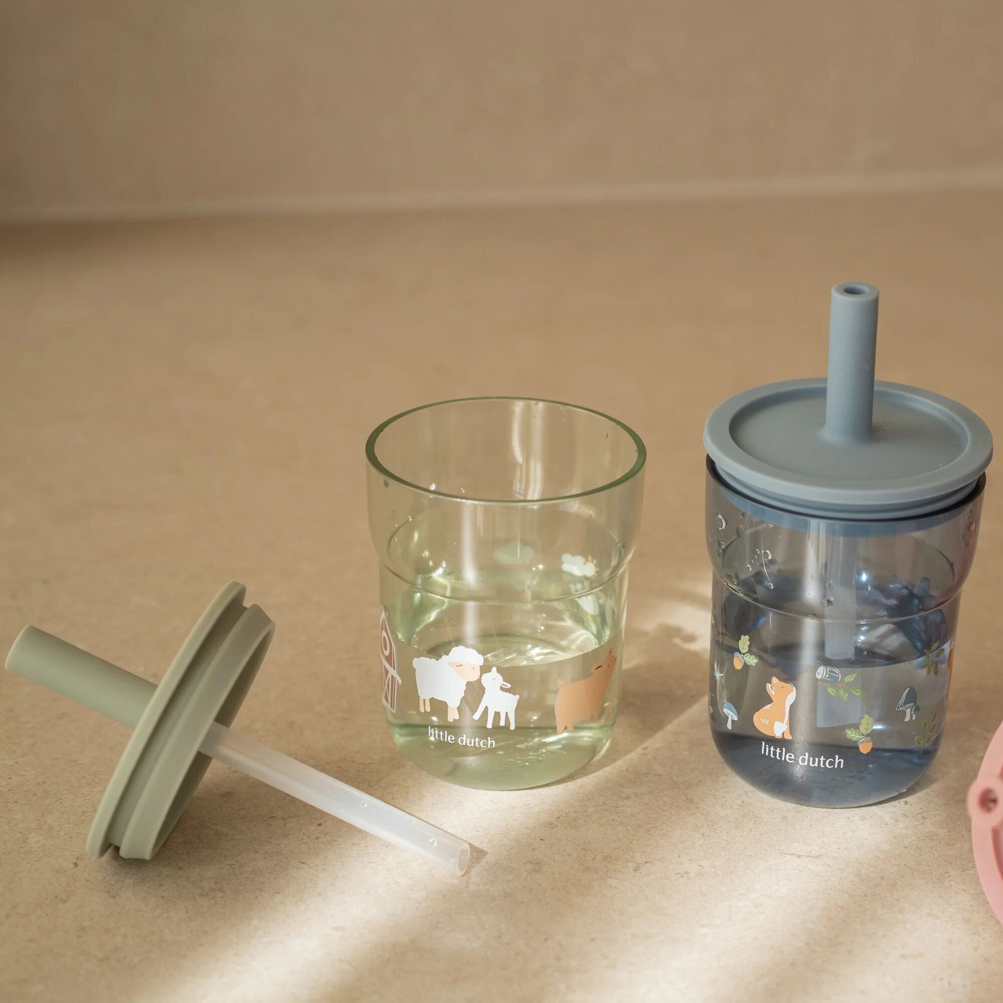 kinderglas-mio-250-ml-met-rietje-little-farm kinderglas-mio-250-ml-met-rietje-little-farm