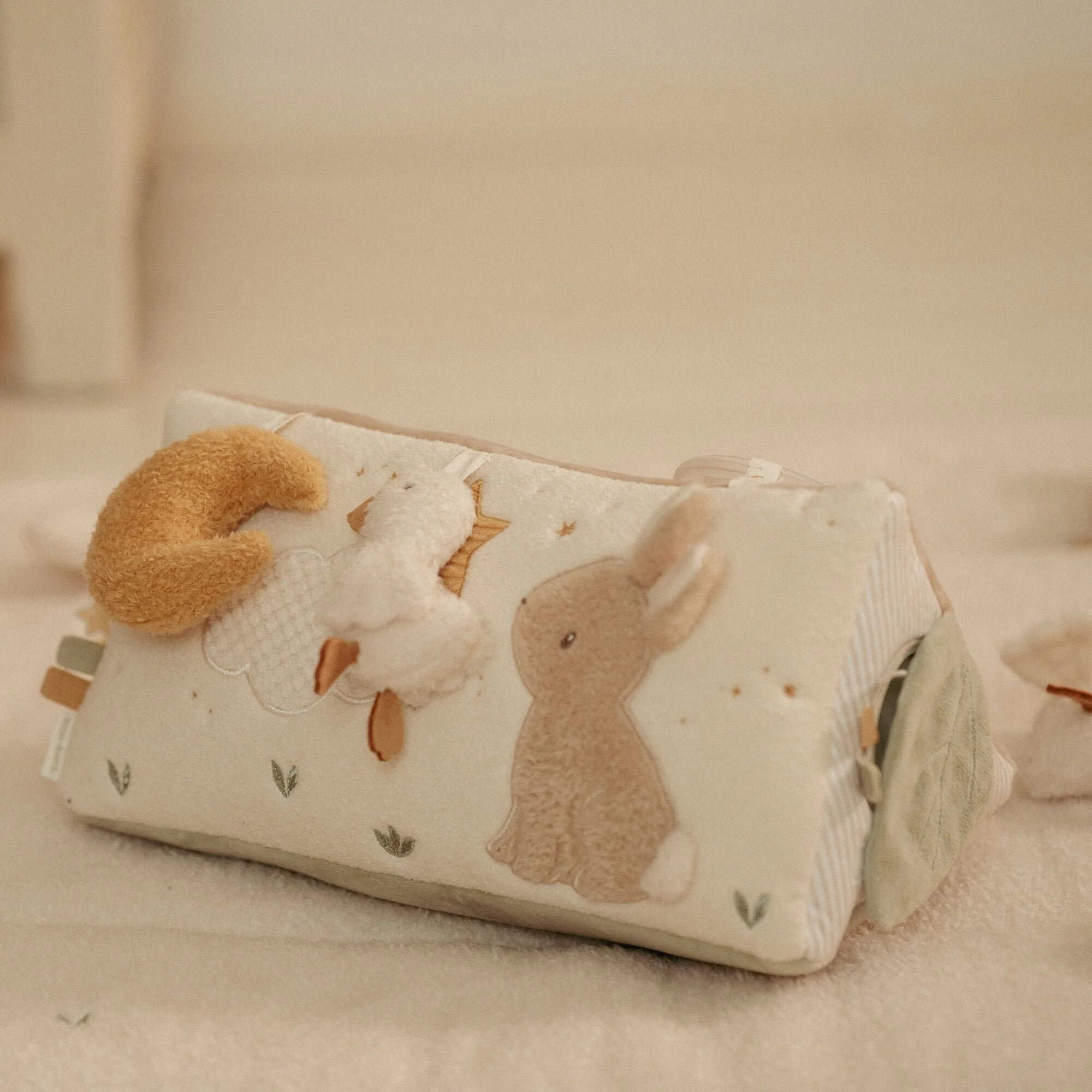 activiteiten-driehoek-wit-newborn-naturals activiteiten-driehoek-wit-newborn-naturals
