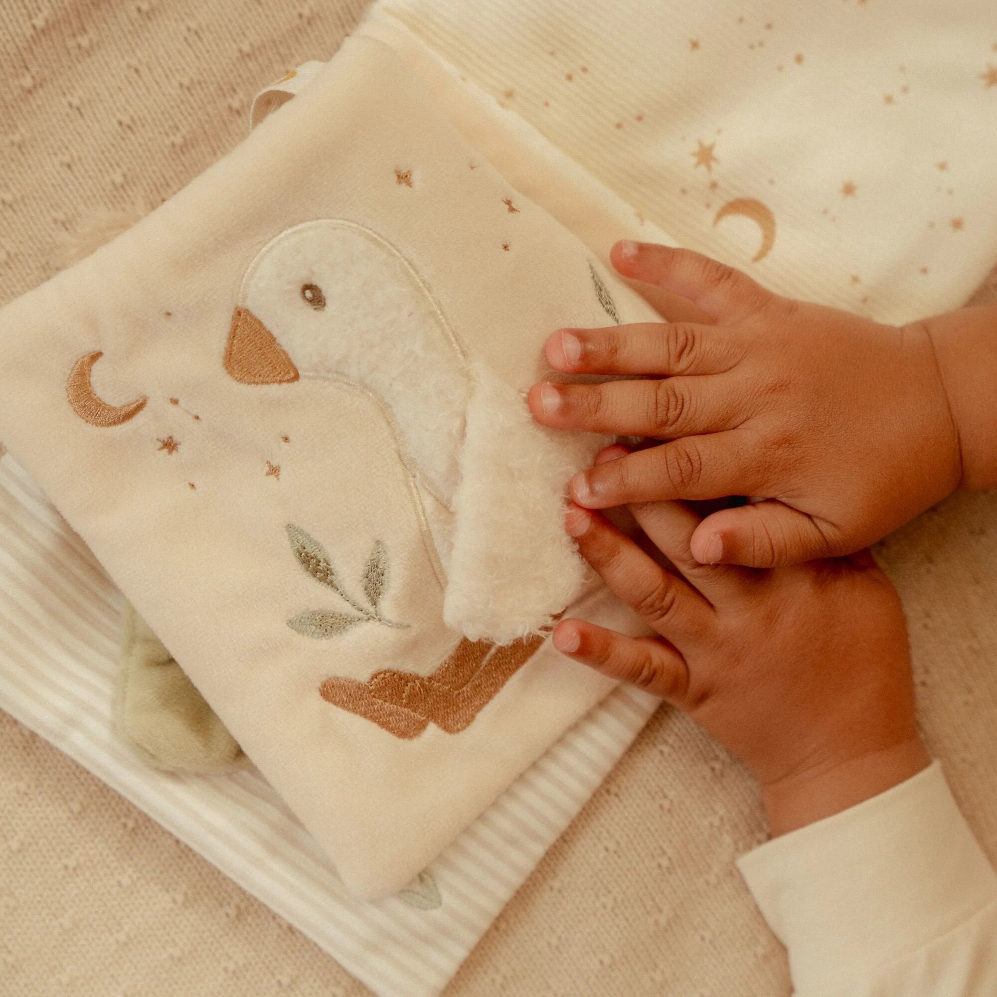 activiteitenboekje-beige-newborn-naturals activiteitenboekje-beige-newborn-naturals