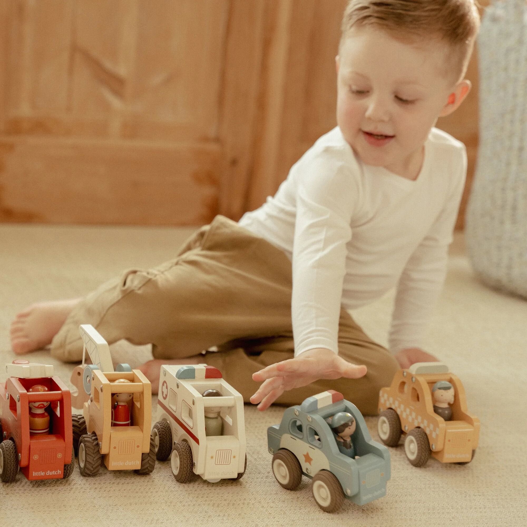 Wooden taxi – Yellow – Essentials  Wooden taxi – Yellow – Essentials