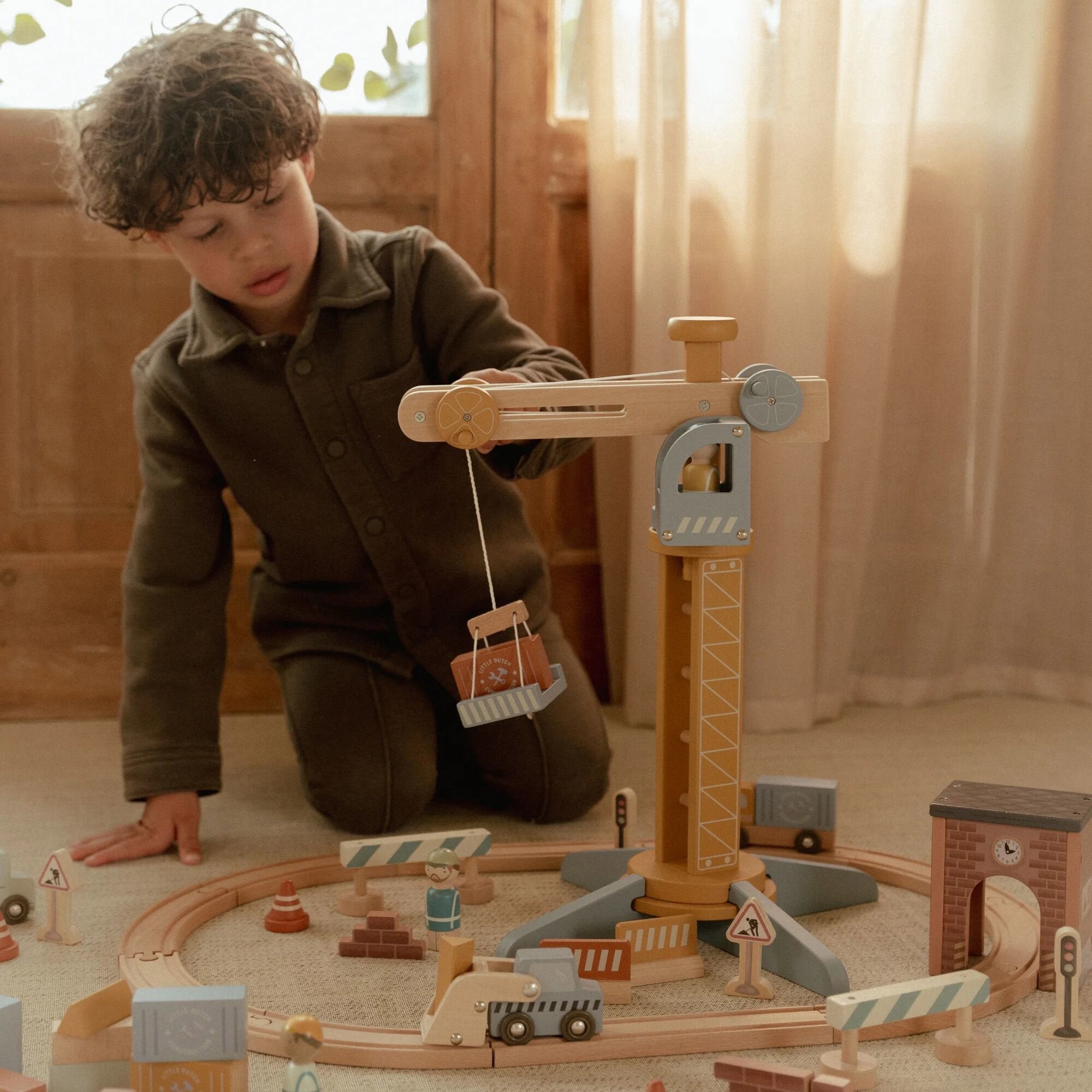 Houten hijskraan – Treinbaan Houten hijskraan – Treinbaan