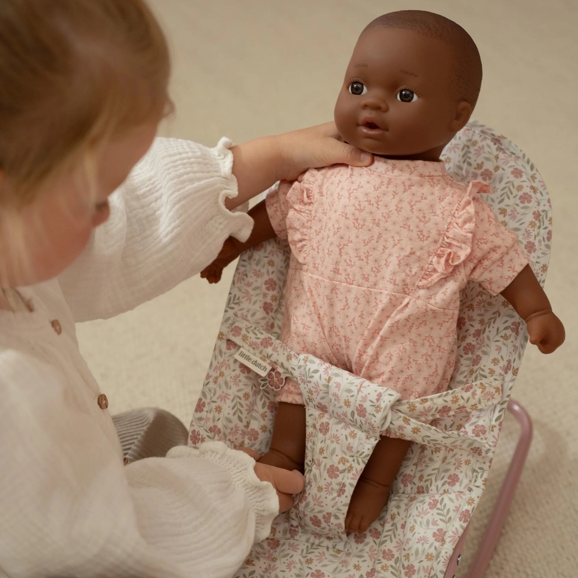 poppen-wipstoel-met-riem poppen-wipstoel-met-riem