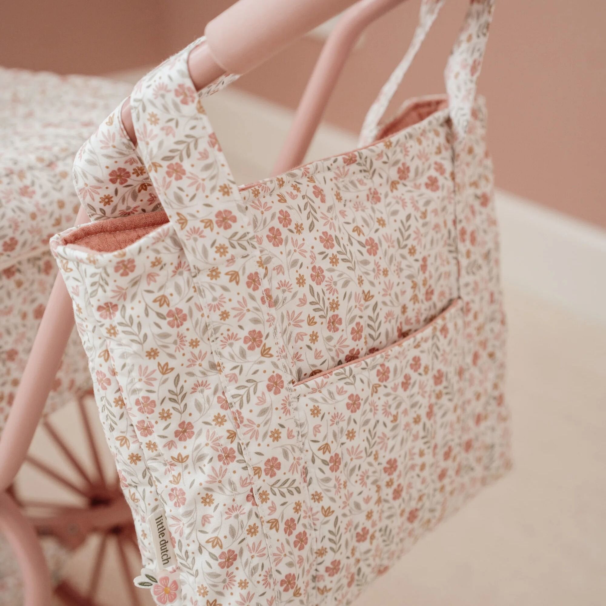 luiertas-pop-met-accessoires-voor-verzorging luiertas-pop-met-accessoires-voor-verzorging