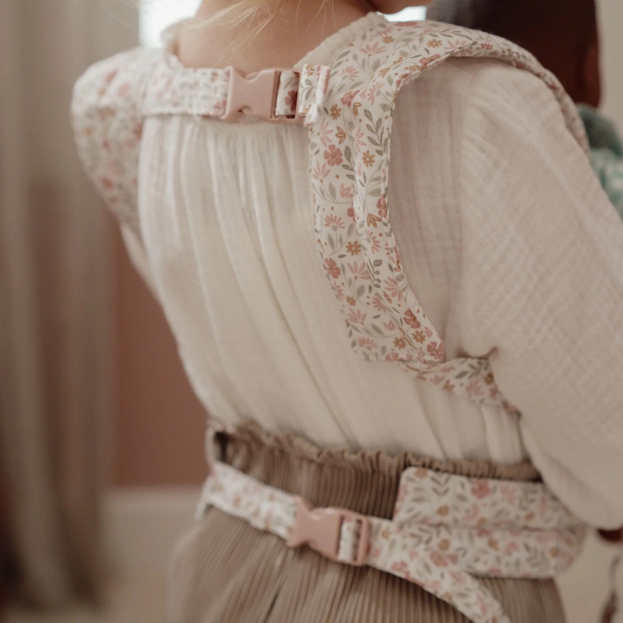 poppendraagzak-met-verstelbare-riem poppendraagzak-met-verstelbare-riem