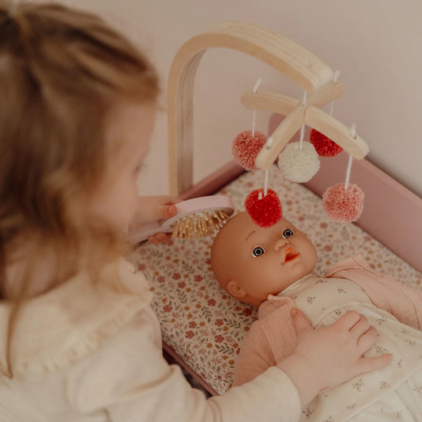 Table à langer pour poupées – Rose – Essentials  poppencommode-met-accessoires-en-kastje