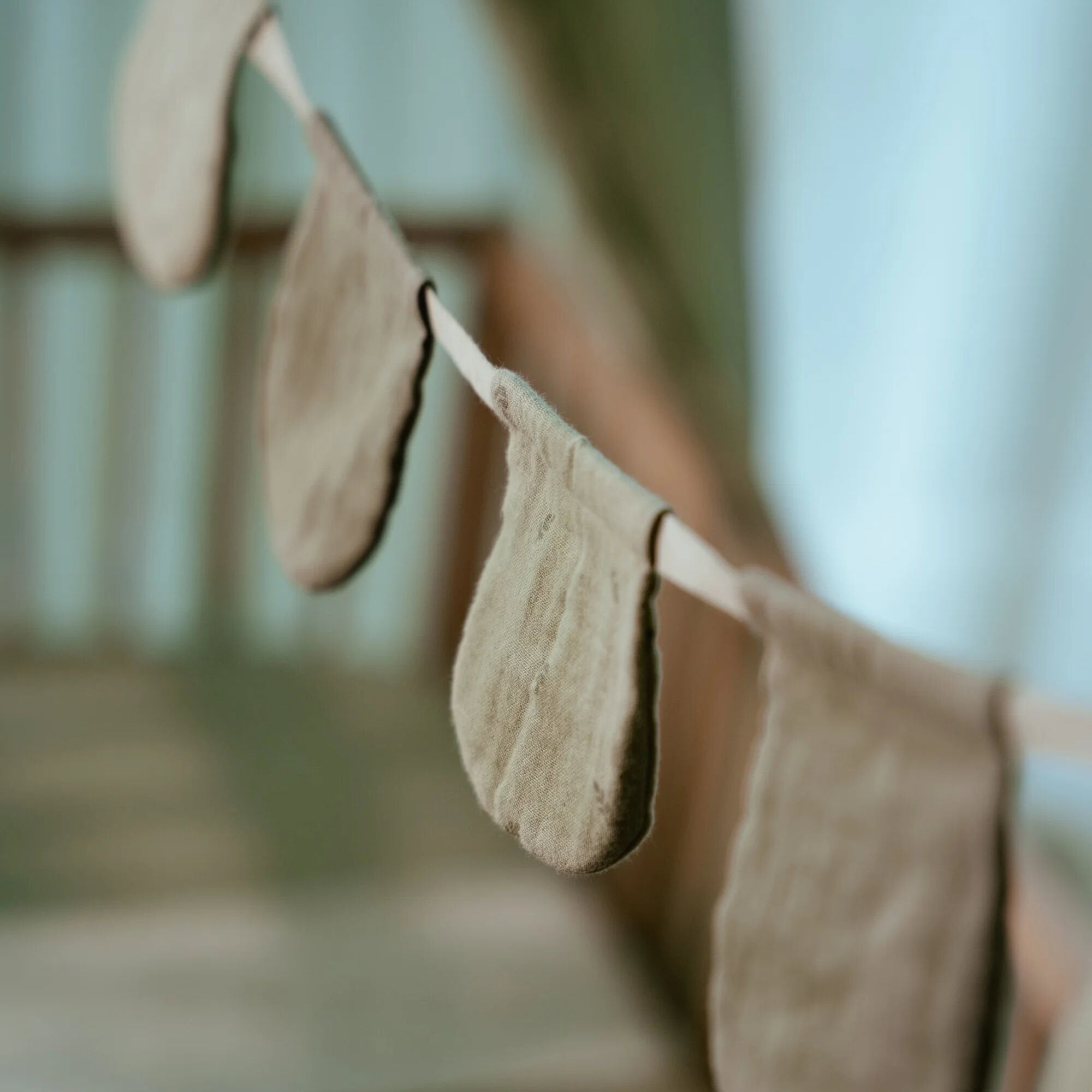 slinger-met-vlaggetjes-blauw-essentials slinger-met-vlaggetjes-blauw-essentials