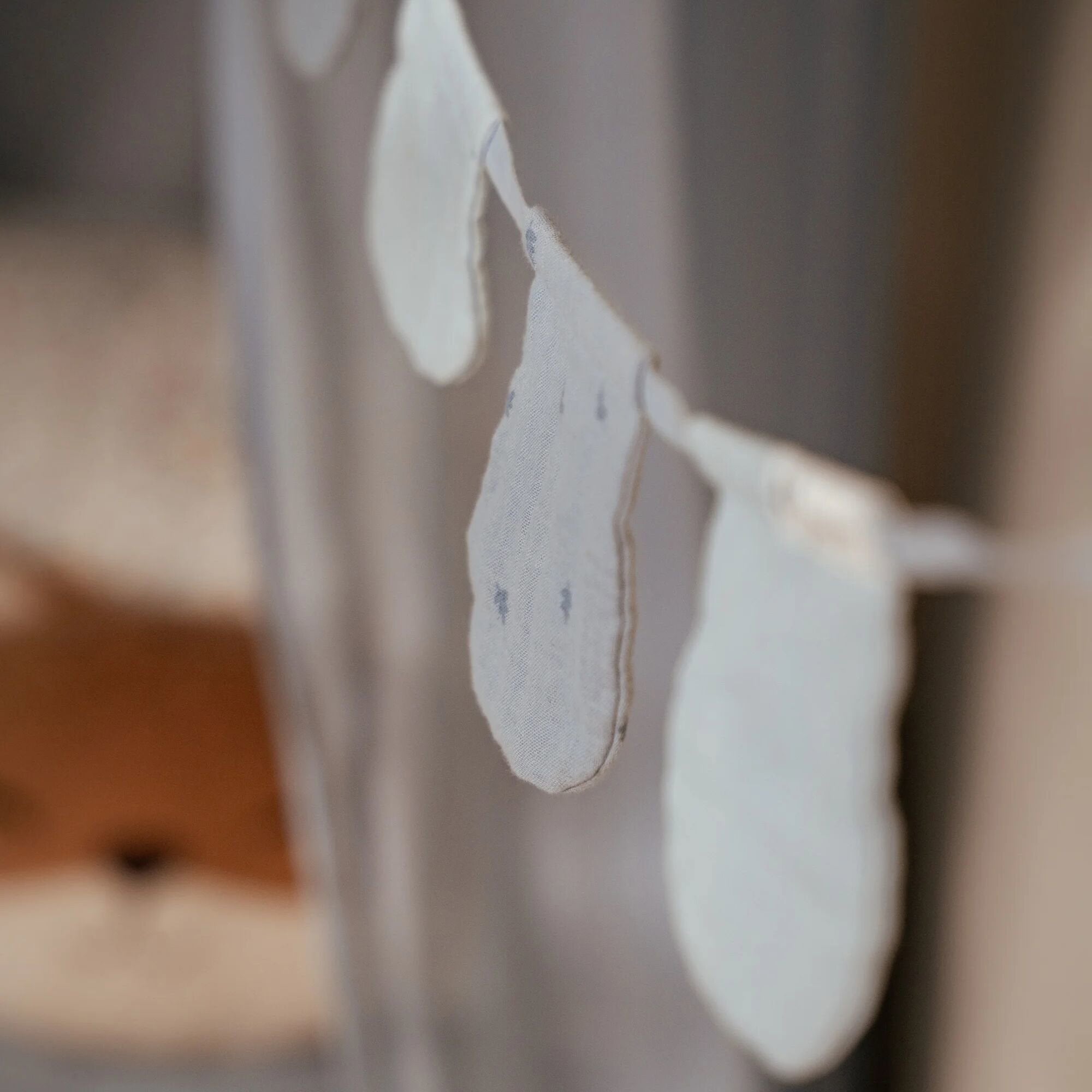 slinger-met-vlaggetjes-blauw-essentials slinger-met-vlaggetjes-blauw-essentials