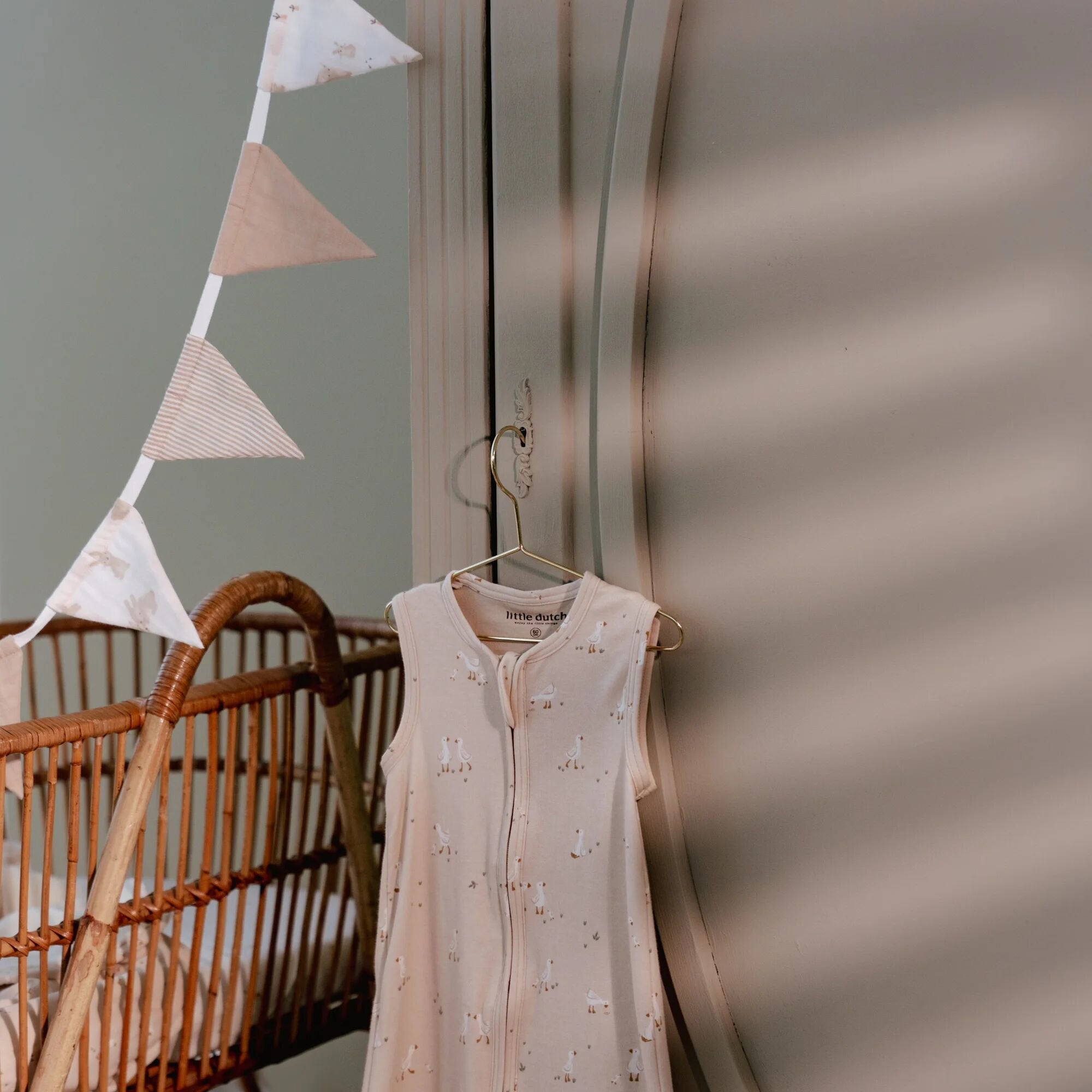 Garland with flags - White - Newborn Naturals - Baby Bunny  Garland with flags - White - Newborn Naturals - Baby Bunny