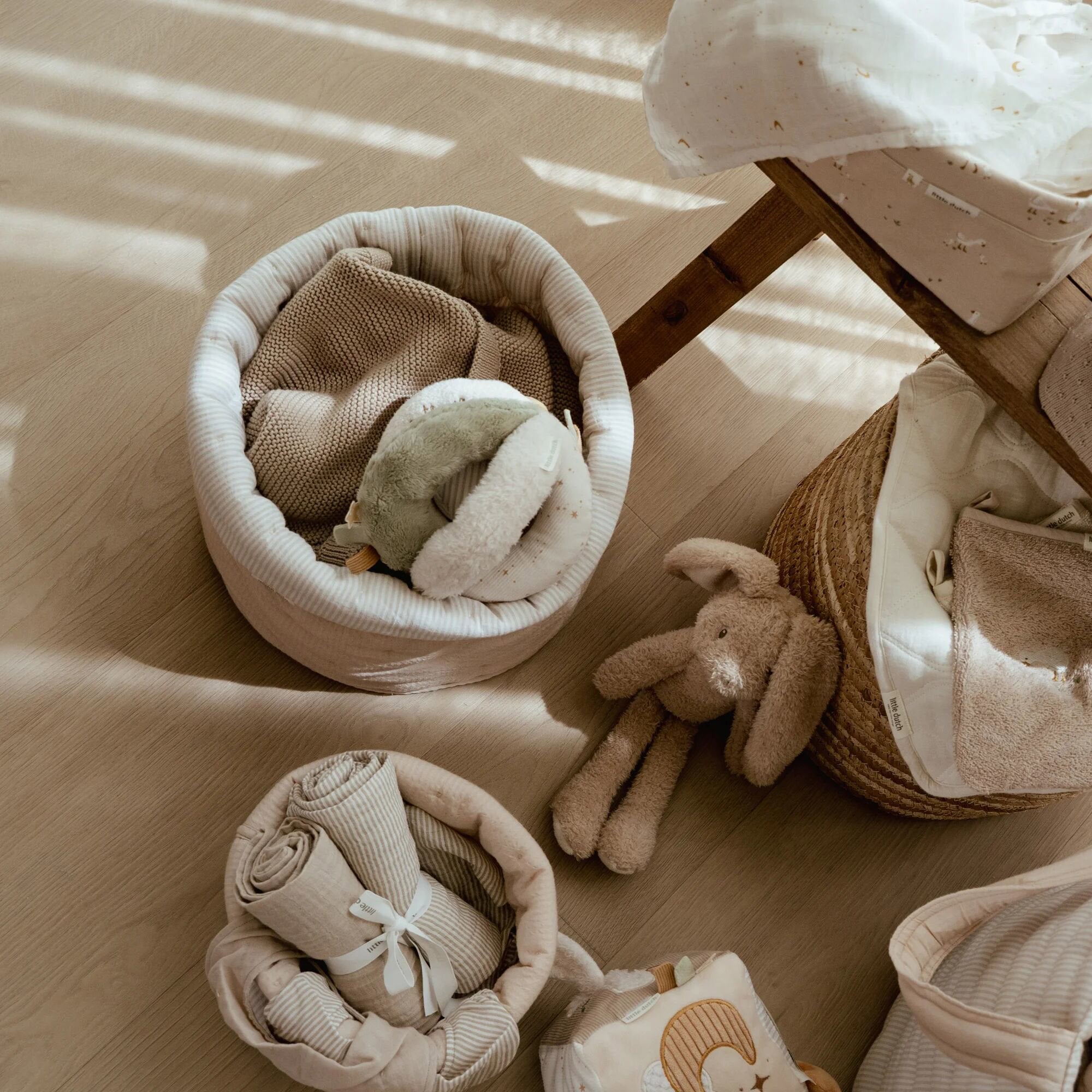 commodemandje-klein-beige-essentials commodemandje-klein-beige-essentials