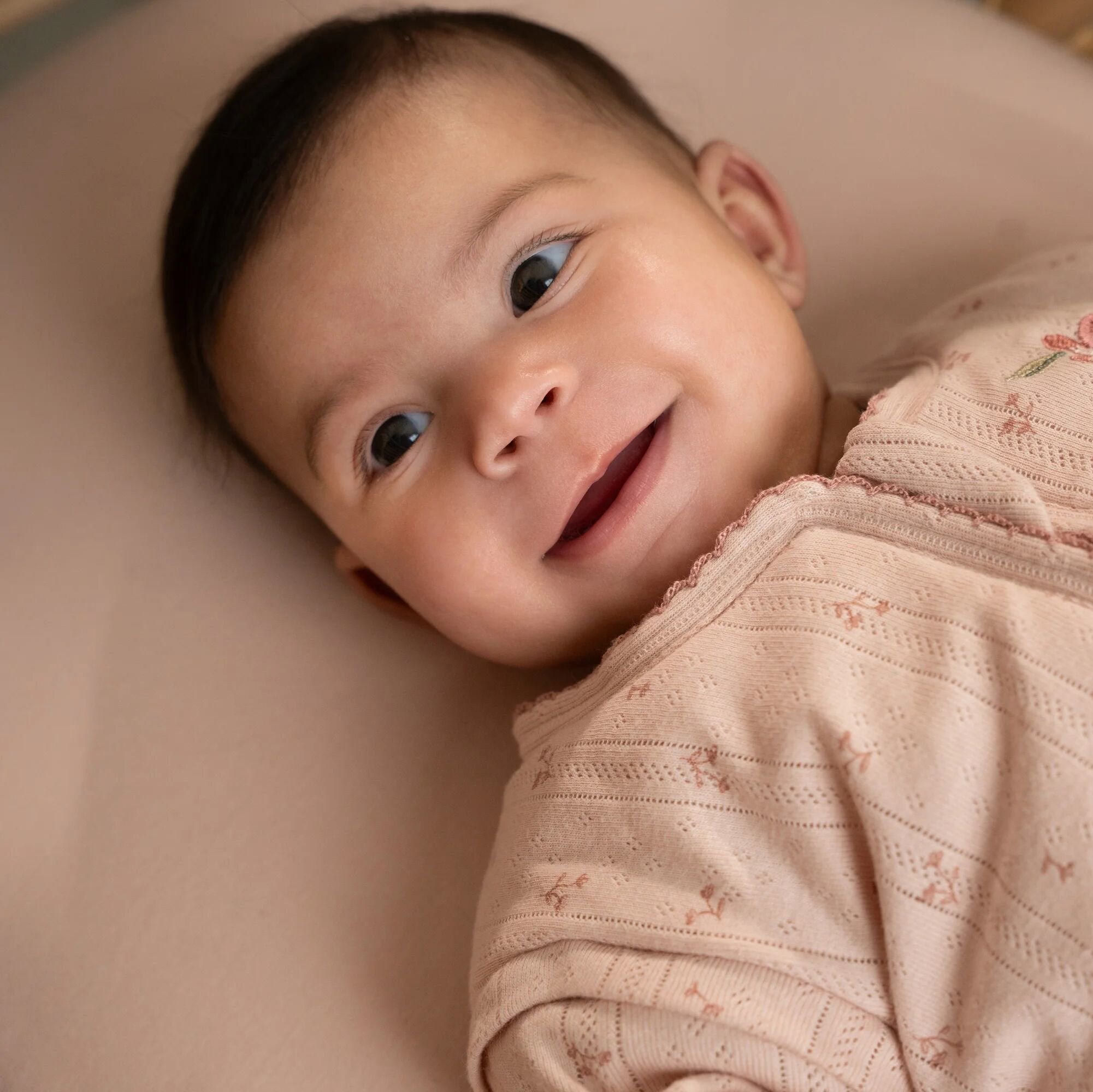 Cradle fitted sheet - Pink - Essentials  Cradle fitted sheet - Pink - Essentials