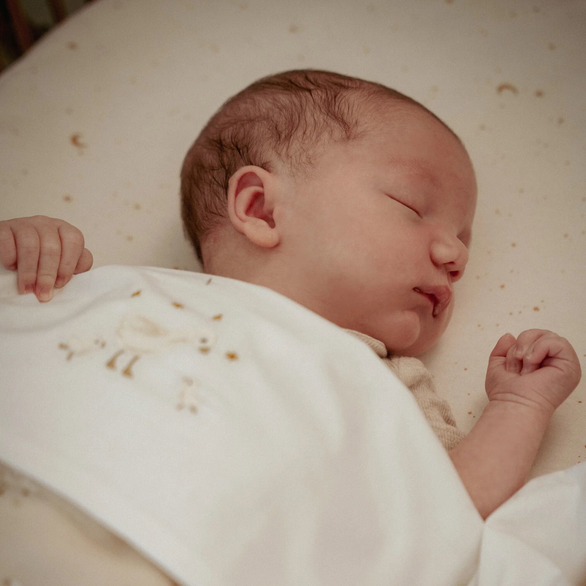 Fitted sheet - White - 70 x 140/150 cm - Moon & Stars  Fitted sheet - White - 70 x 140/150 cm - Moon & Stars