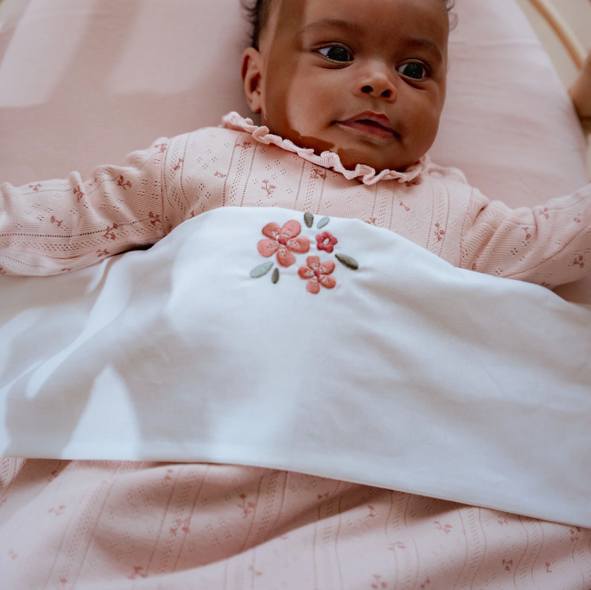 wiegdeken-roze-essentials wiegdeken-roze-essentials