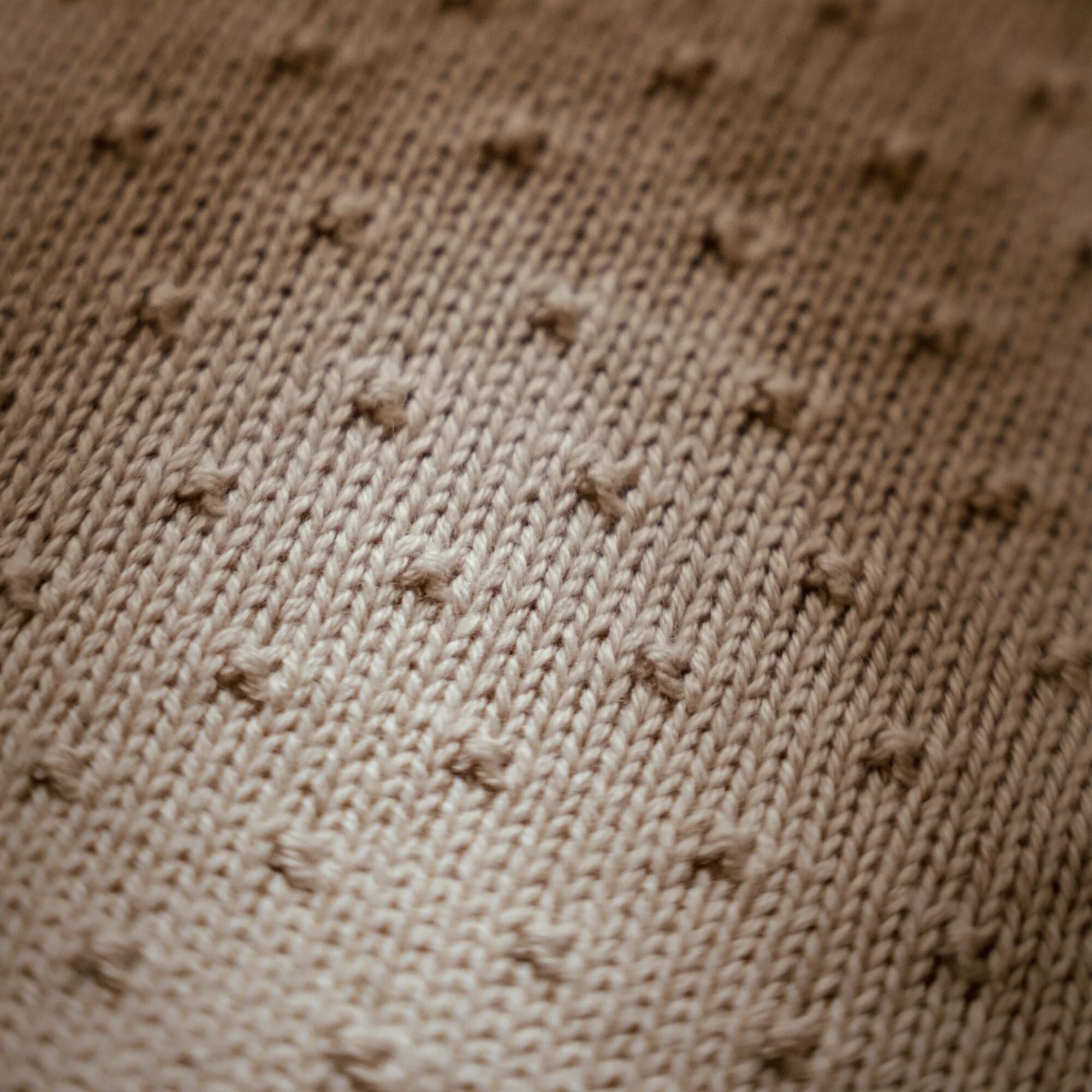 ledikant-deken-beige-essentials ledikant-deken-beige-essentials