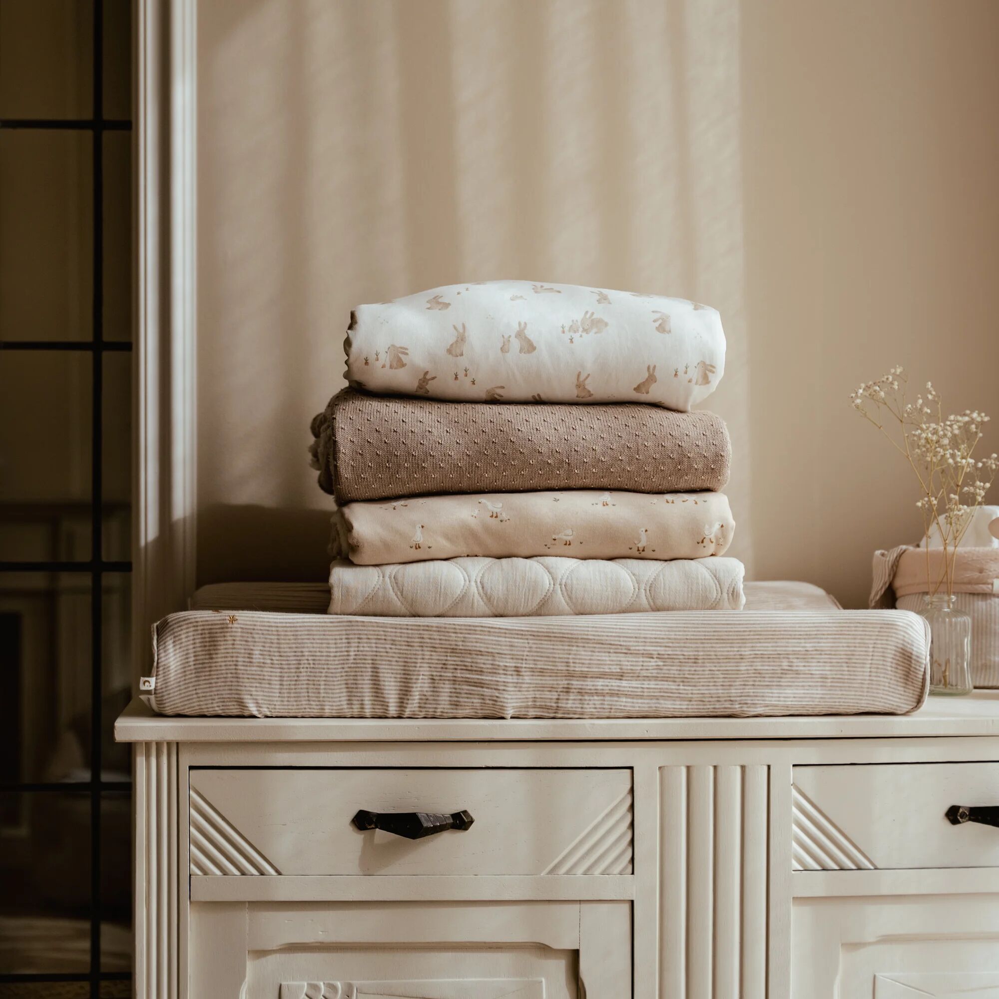 ledikant-deken-beige-essentials ledikant-deken-beige-essentials