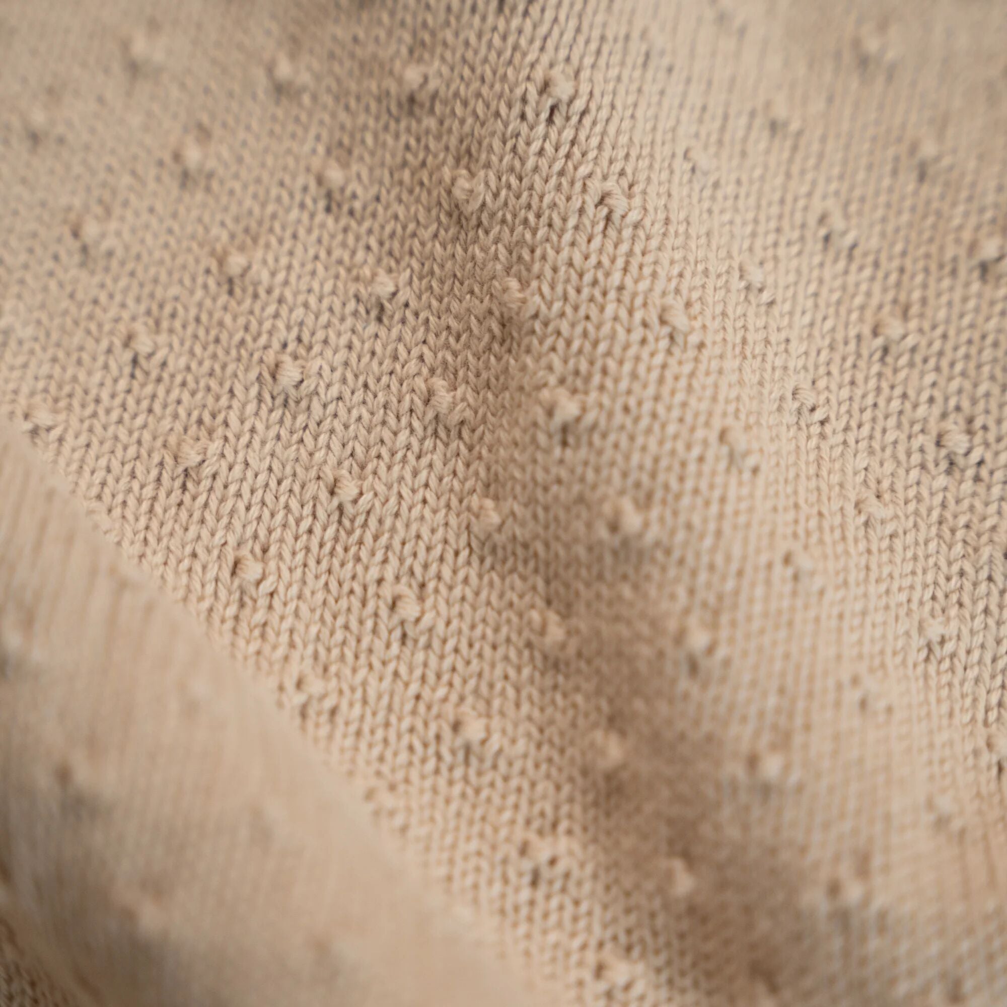 ledikant-deken-beige-essentials ledikant-deken-beige-essentials