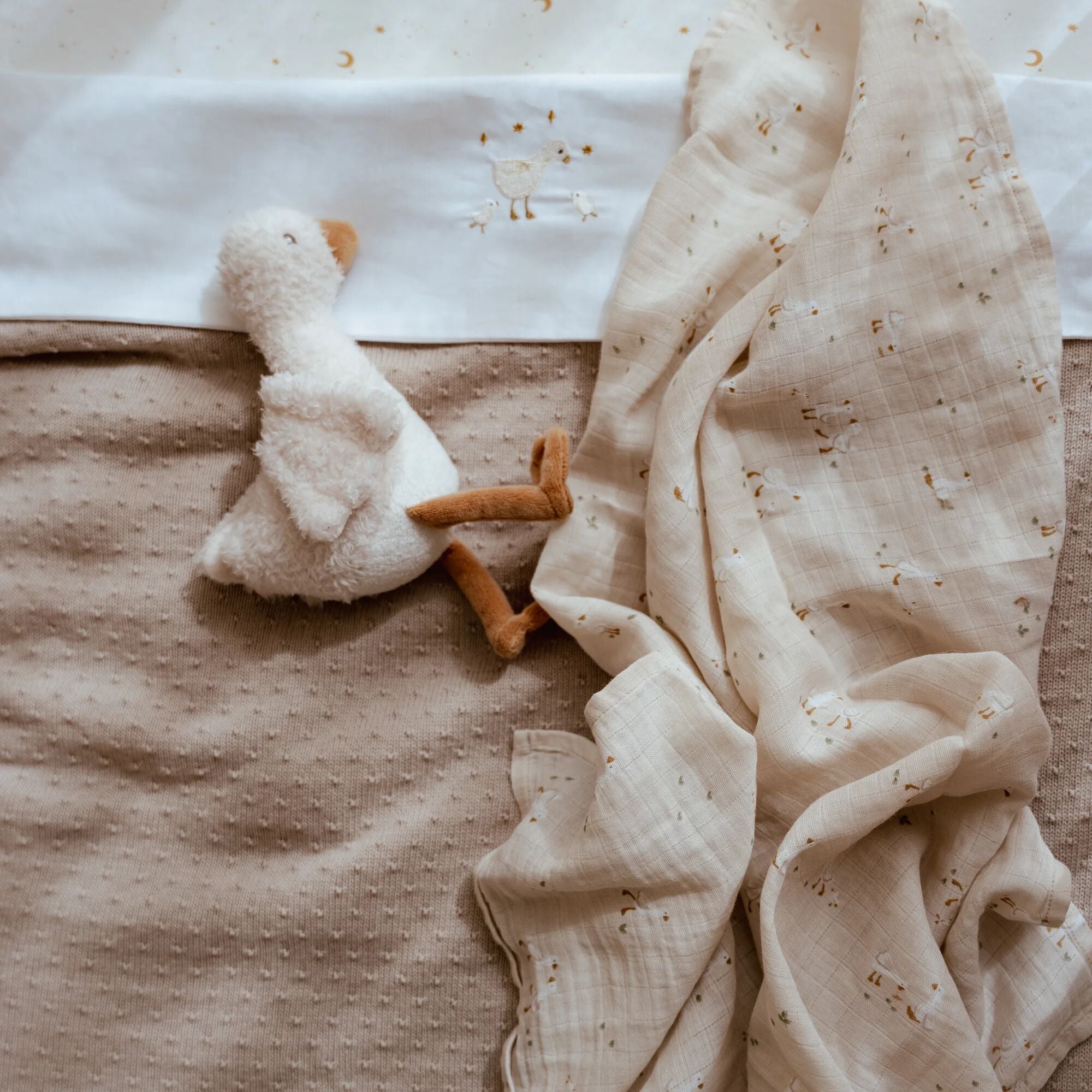 ledikant-deken-beige-essentials ledikant-deken-beige-essentials