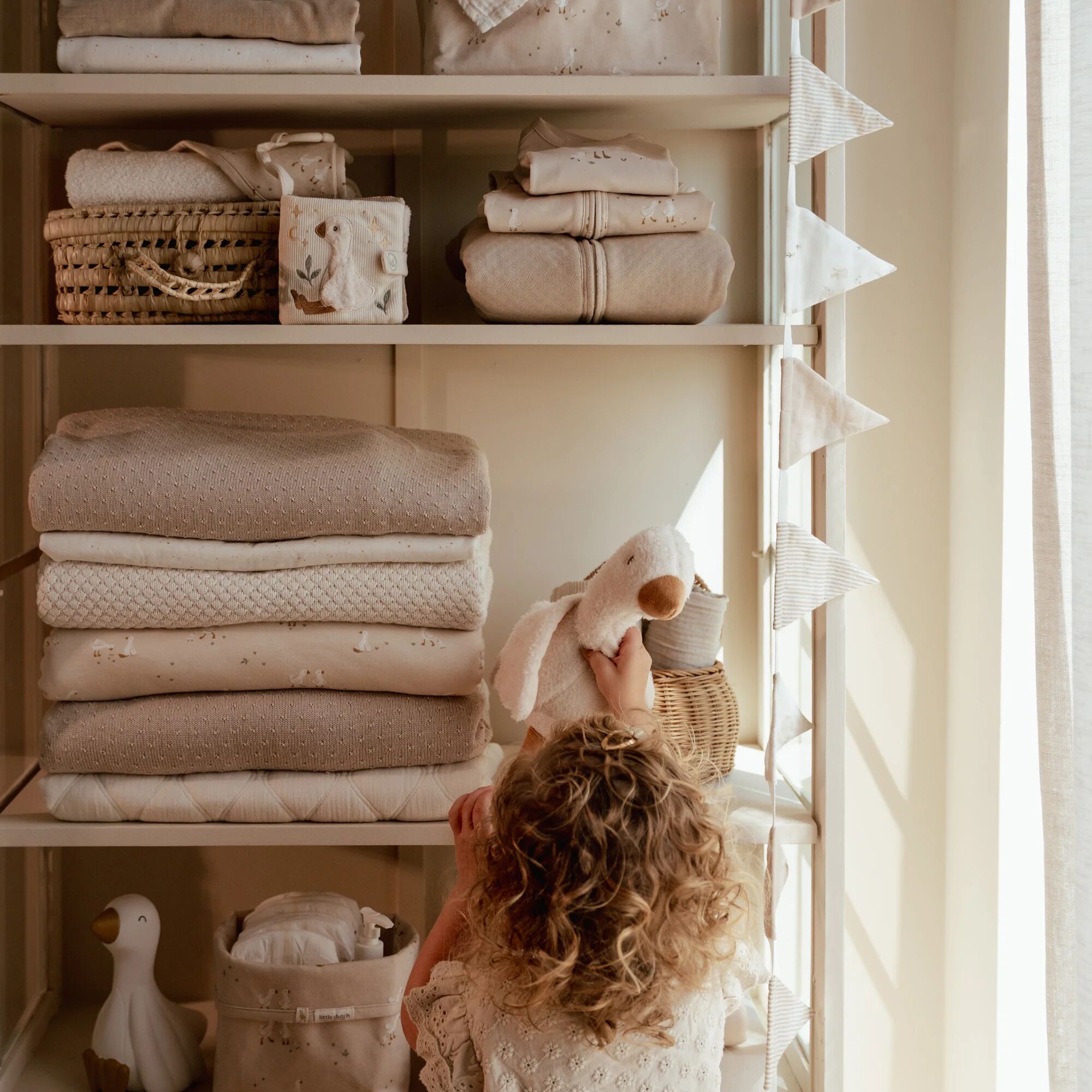 wiegdeken-beige-essentials wiegdeken-beige-essentials