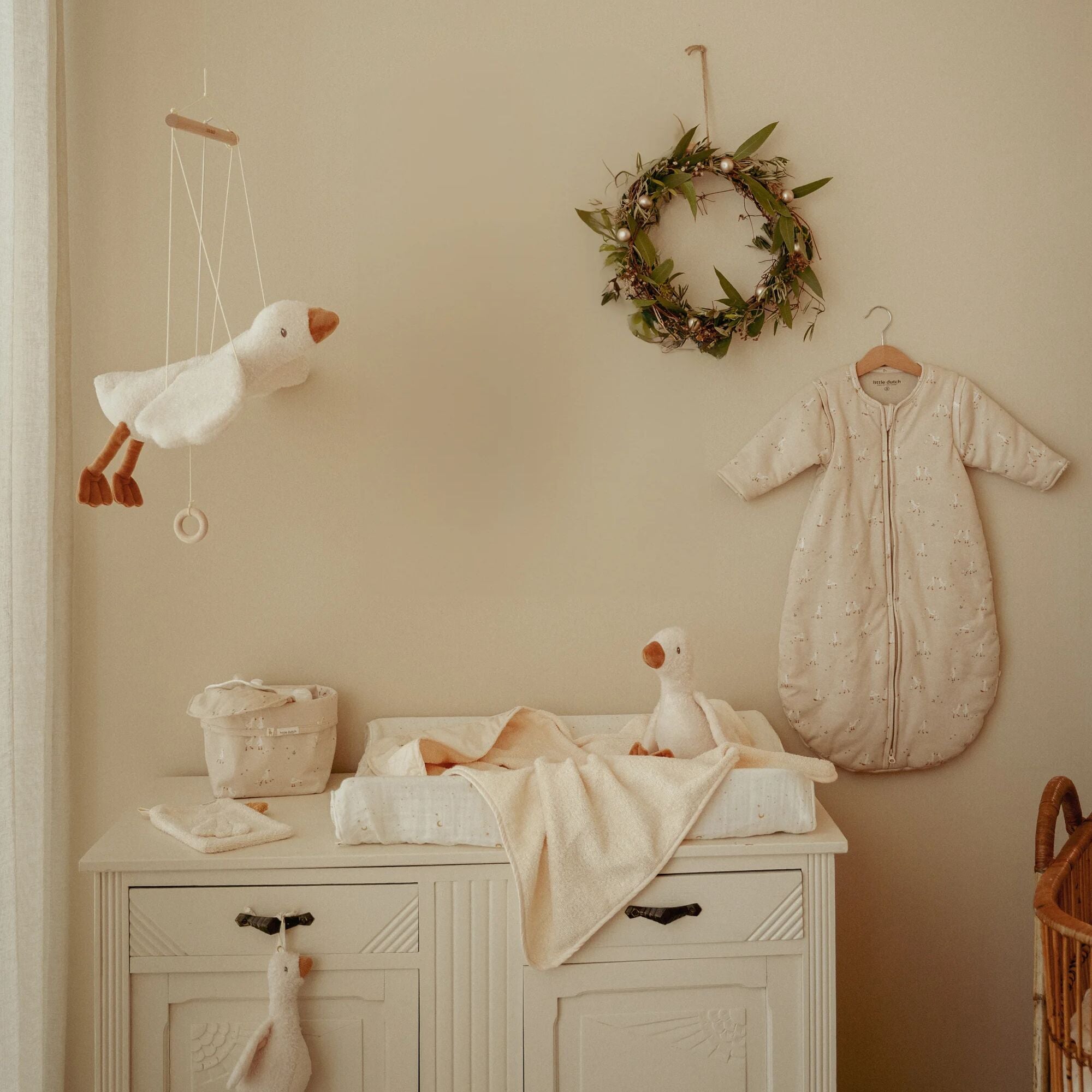 Commodemandje klein - White - Newborn Naturals - Little Goose  Commodemandje klein - White - Newborn Naturals - Little Goose