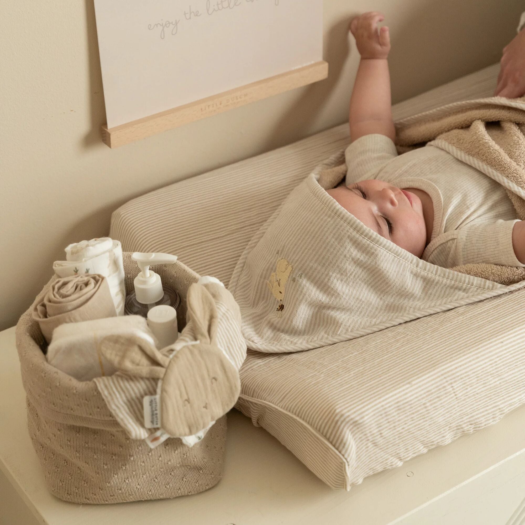 commodemandje-klein-beige-essentials commodemandje-klein-beige-essentials