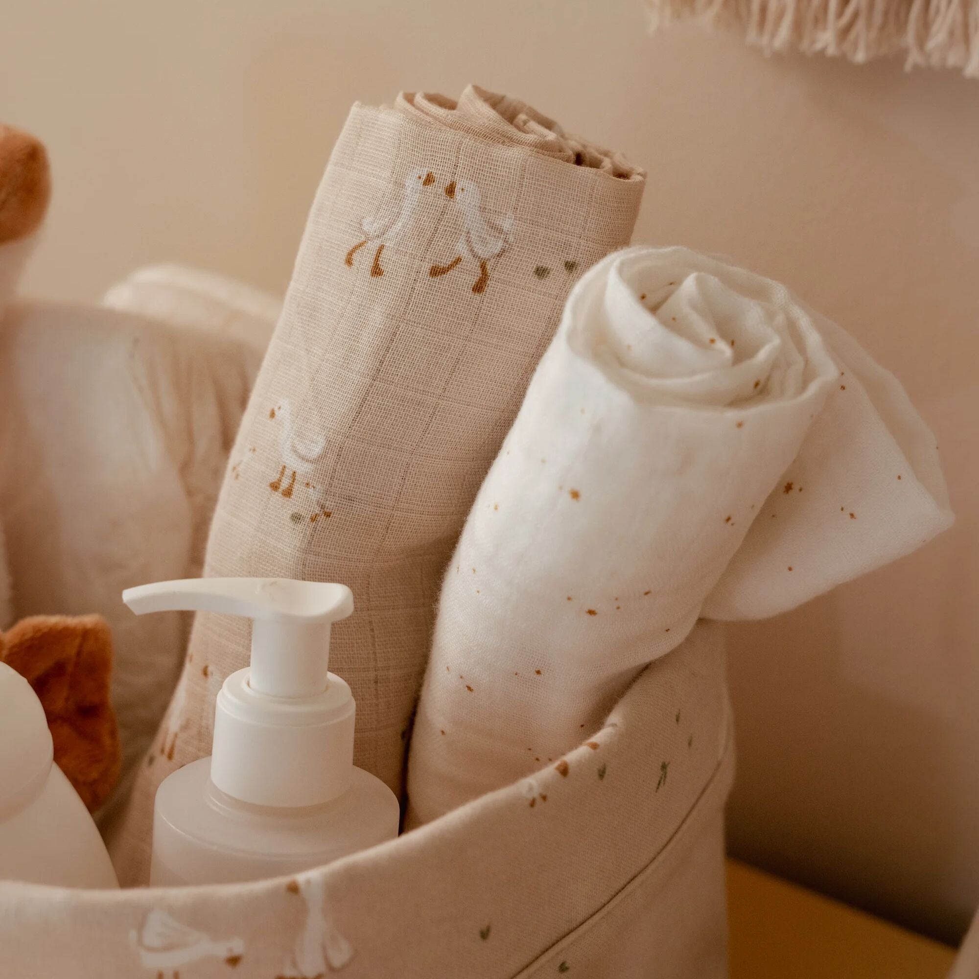 swaddle-beige-newborn-naturals-little-goose swaddle-beige-newborn-naturals-little-goose