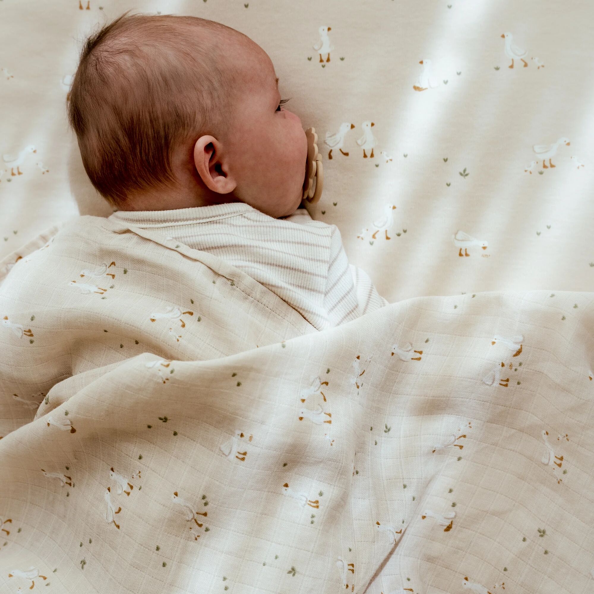 swaddle-beige-maat-120-cm-newborn-naturals-little-goose swaddle-beige-maat-120-cm-newborn-naturals-little-goose