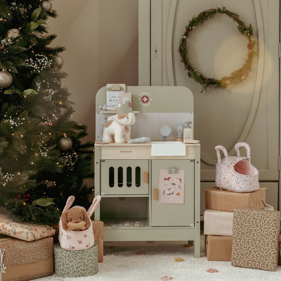 Clinique vétérinaire en bois – Vert – Essentials  Clinique vétérinaire en bois – Vert – Essentials