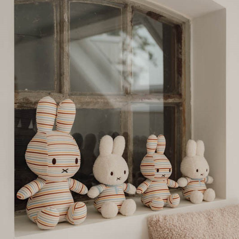 Miffy Umarmung Vintage Sunny Stripes All-Over 35 cm