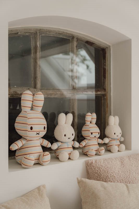 Miffy hug vintage sunny stripes all-over 25 cm