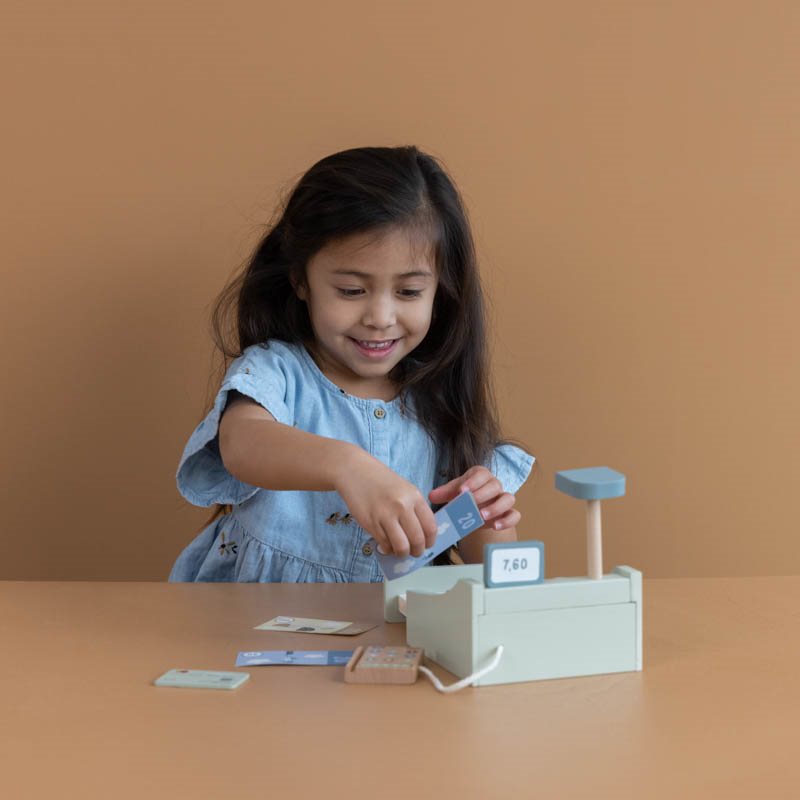 Cash register with scanner