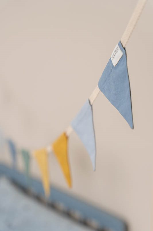 Pendulum with Blue flags