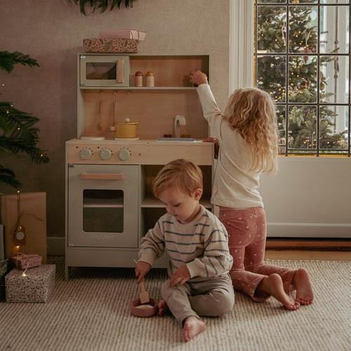 Playing kitchen