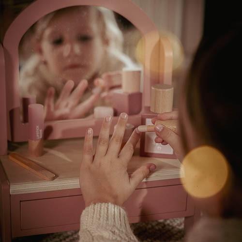 Dressing table