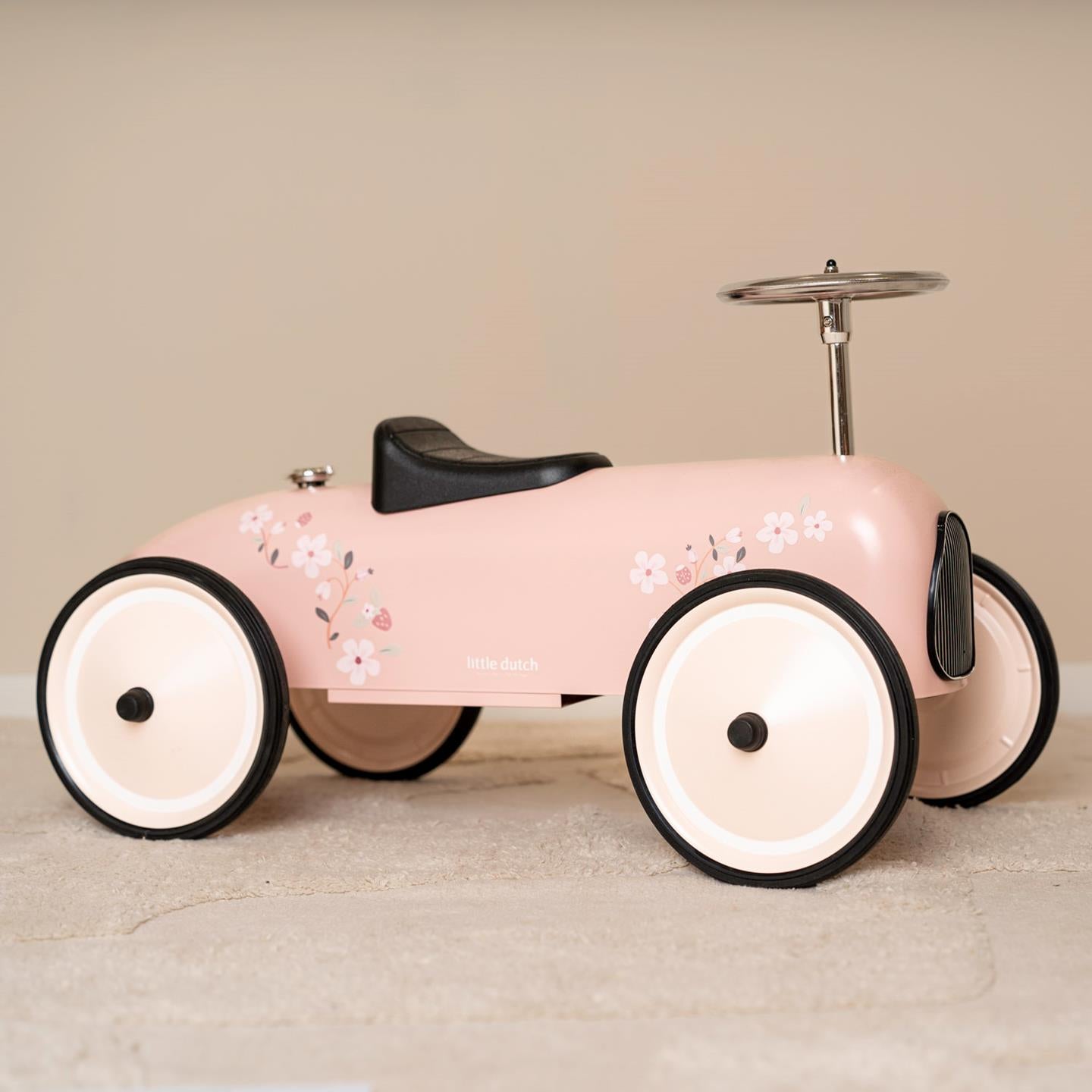 Retro ride-on car Pink Essentials - Main Image