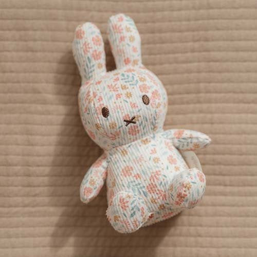 nijntje-knuffel-all-over-print-15-cm-lucky-blossom