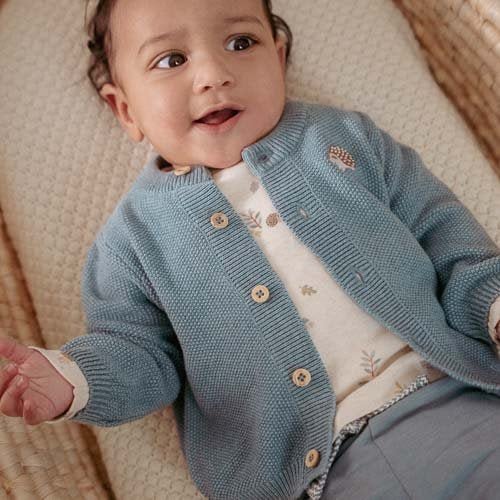 https://little-dutch.katanapim.com/content/images/thumbs/0023937_gebreid-vestje-baby-blue-62.jpeg