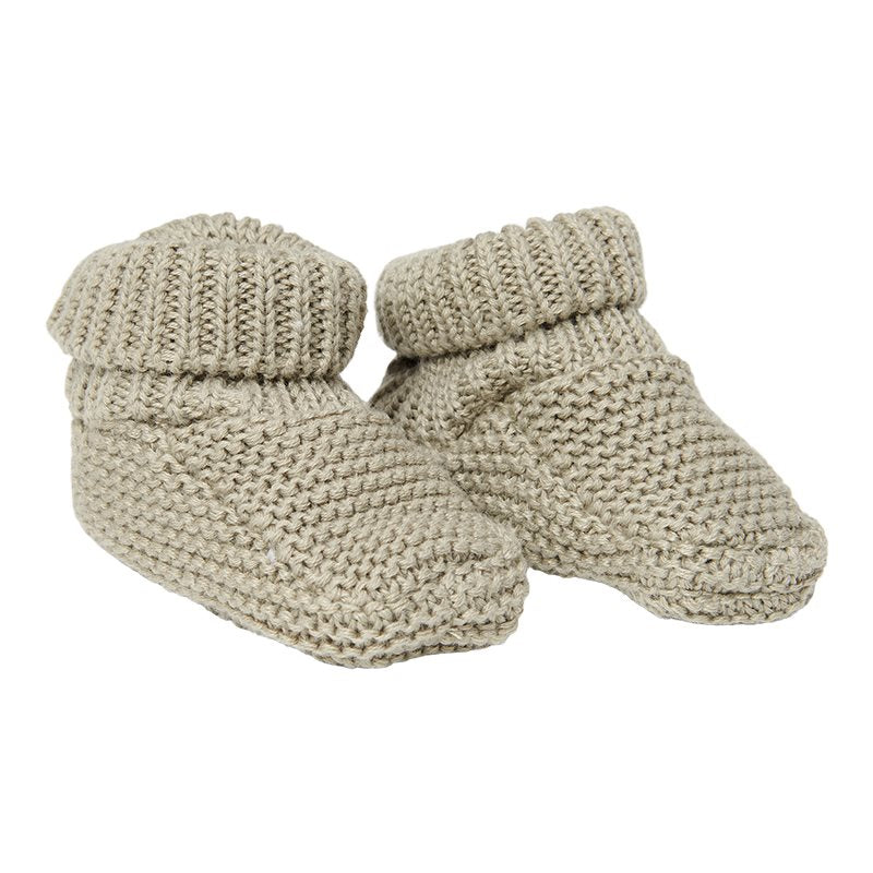 Knitted baby shoes Olive