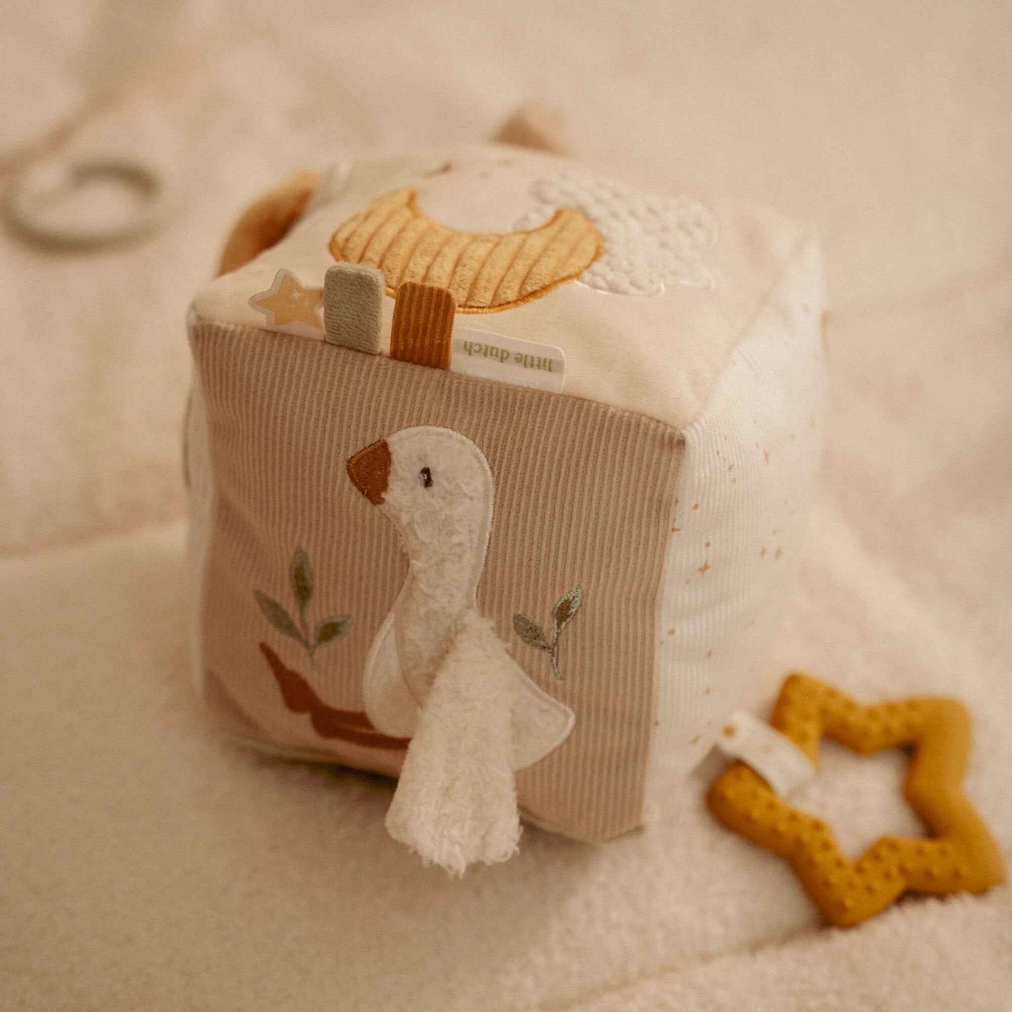 activiteitenkubus-beige-newborn-naturals