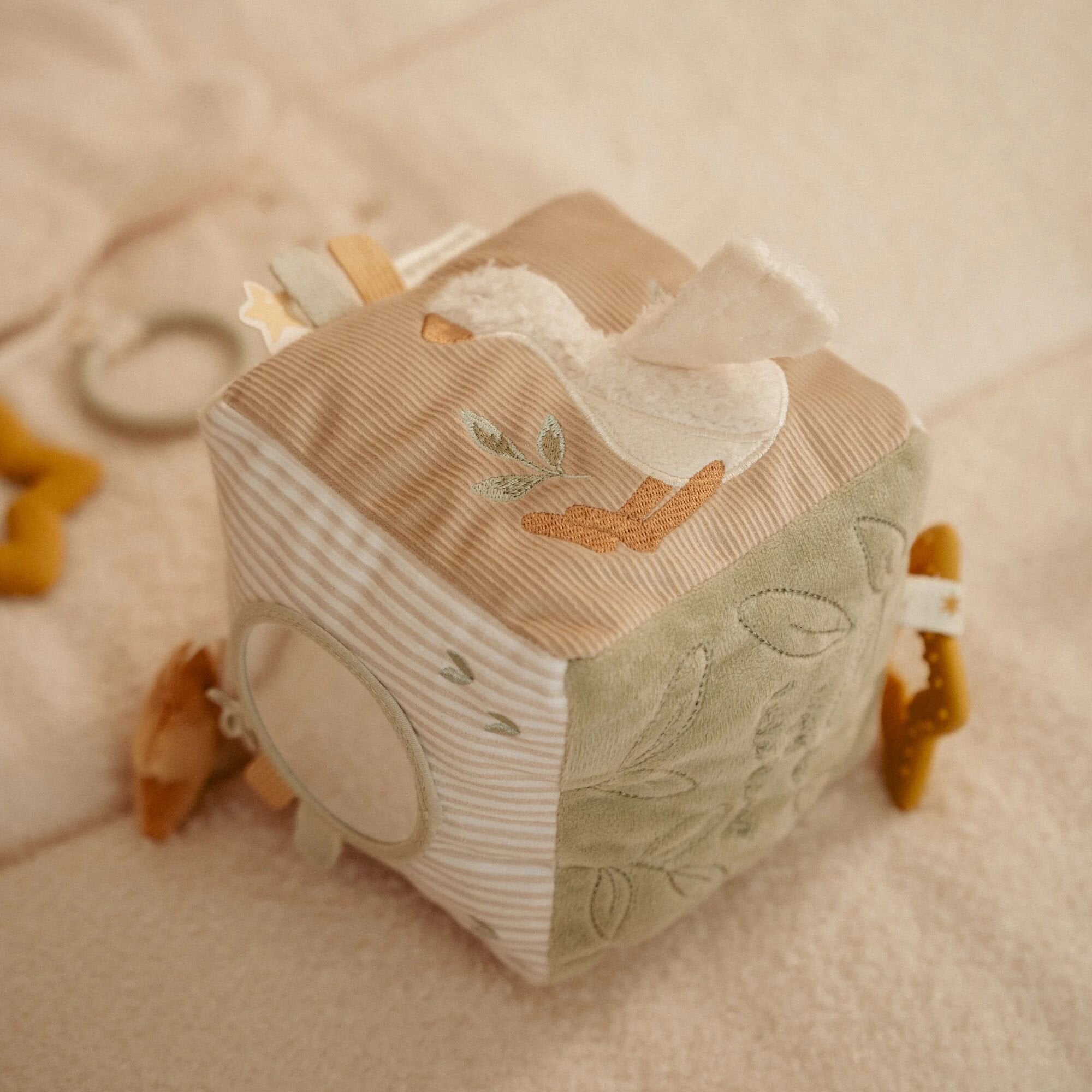 activiteitenkubus-beige-newborn-naturals