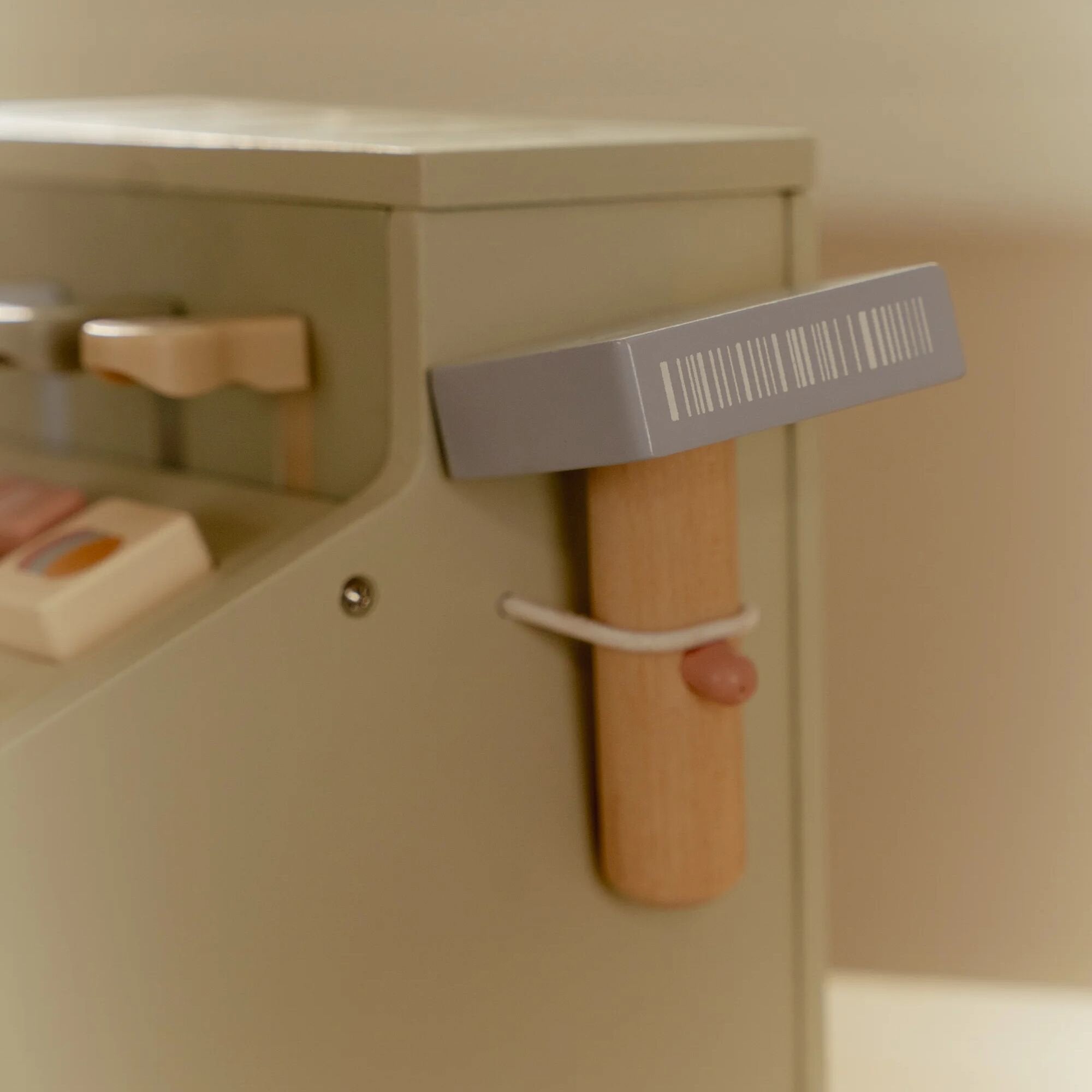houten-kassa-met-scanner-en-pinpaslezer